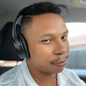 Meet your Posher, Issa